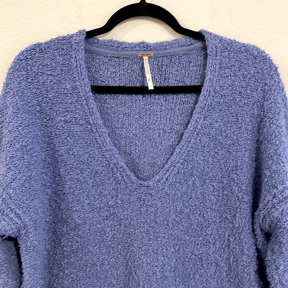 Free People Women’s Cropped Fuzzy Sweater Blue XS Cotton Blend Finders Keepers - Picture 7 of 16